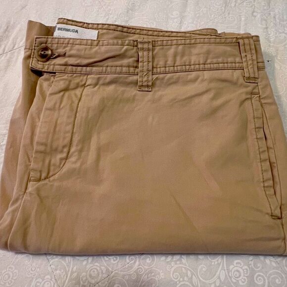 Gap Favorite Khaki 5 Pocket Bermuda Shorts Women's size 16 - Picture 1 of 7